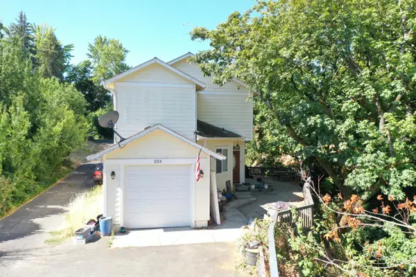 253 SW Central, Grants Pass, OR 97526