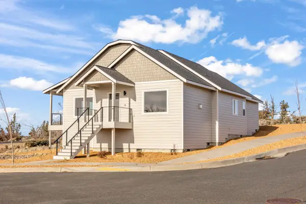 1050 SE Clover, Madras, OR 97741