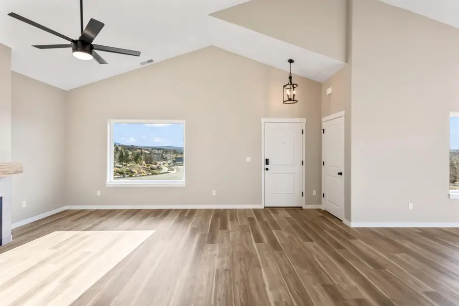 1050 SE Clover, Madras, OR 97741 - Image #3