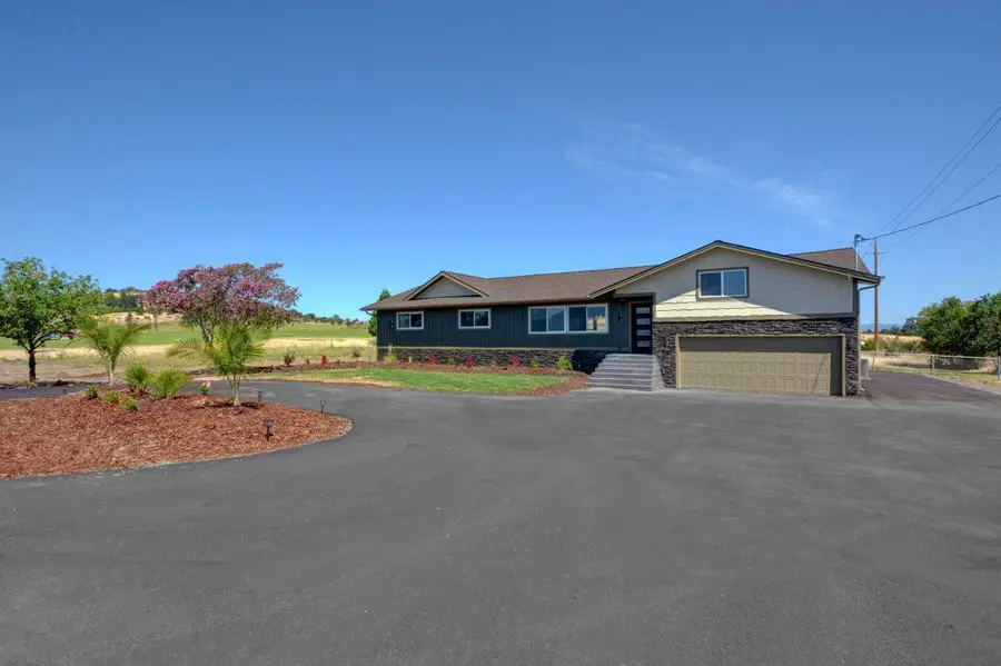 2477 Coker Butte, Medford, OR 97504 - Image #2