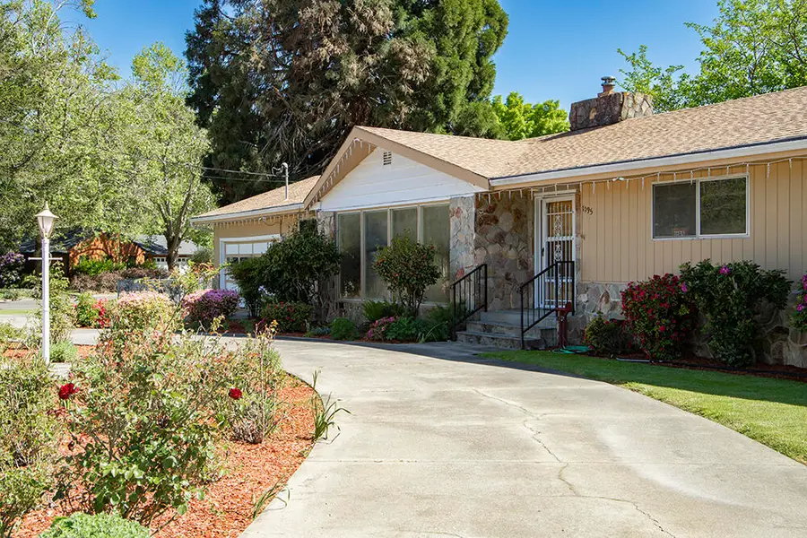 1195 E Park, Grants Pass, OR 97527 - Image #2