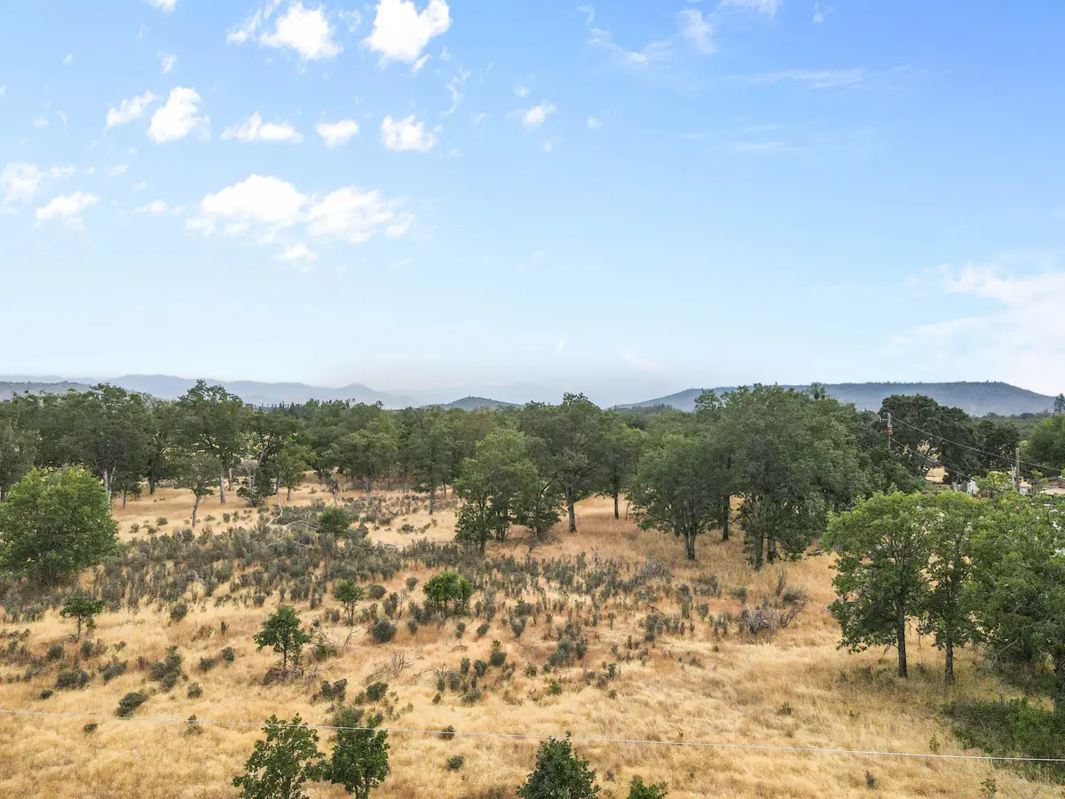 Winnetka, Central Point, OR 97502 - Image #1