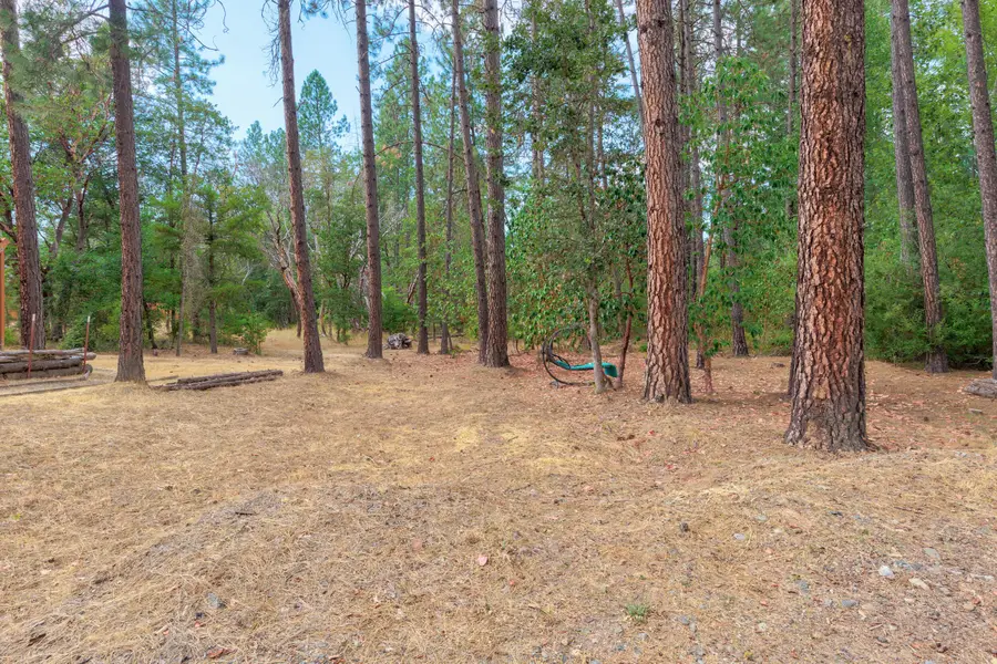 4529 E Evans Creek, Rogue River, OR 97537 - Image #2