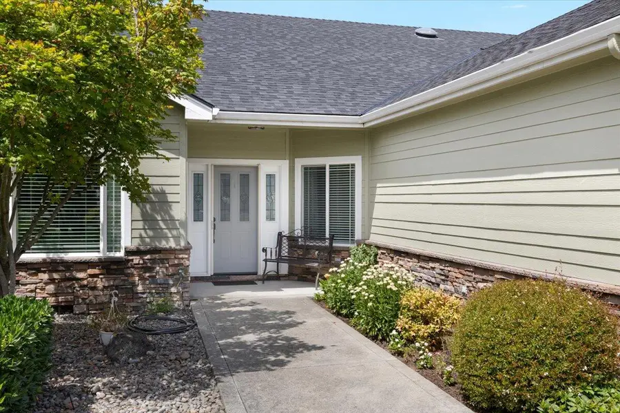 51 Broken Stone, Eagle Point, OR 97524 - Image #3