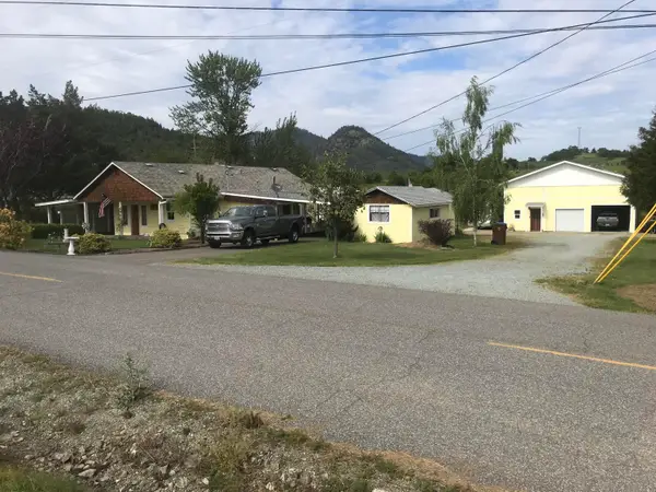 795 E, Riddle, OR 97469