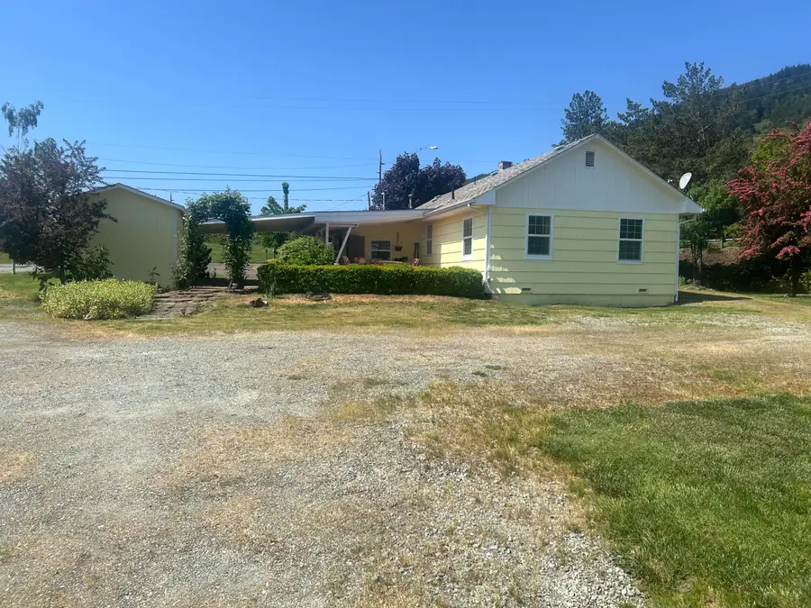 795 E, Riddle, OR 97469 - Image #2