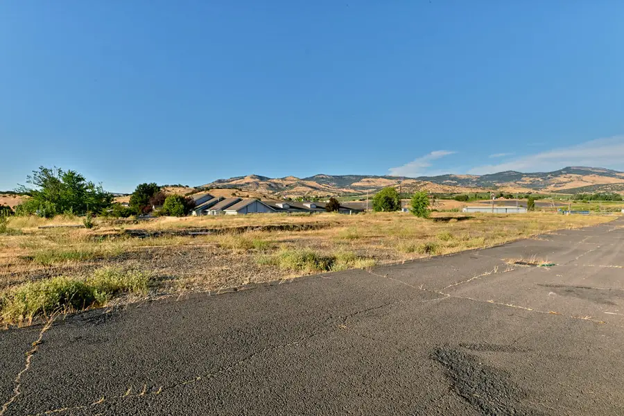 Tl3300 Suncrest Road, Talent, OR 97540 - Image #2