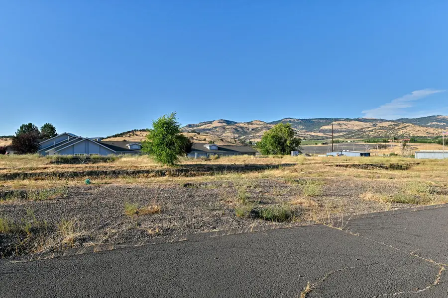 Tl3300 Suncrest Road, Talent, OR 97540 - Image #3