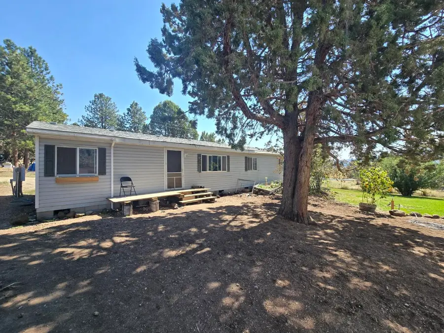 26817 Lassen Road, Sprague River, OR 97639 - Image #2