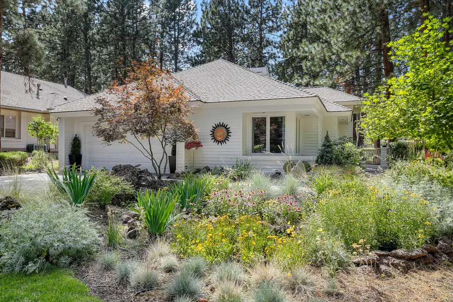 60733 Willow Creek Loop, Bend, OR 97702 - Image #3