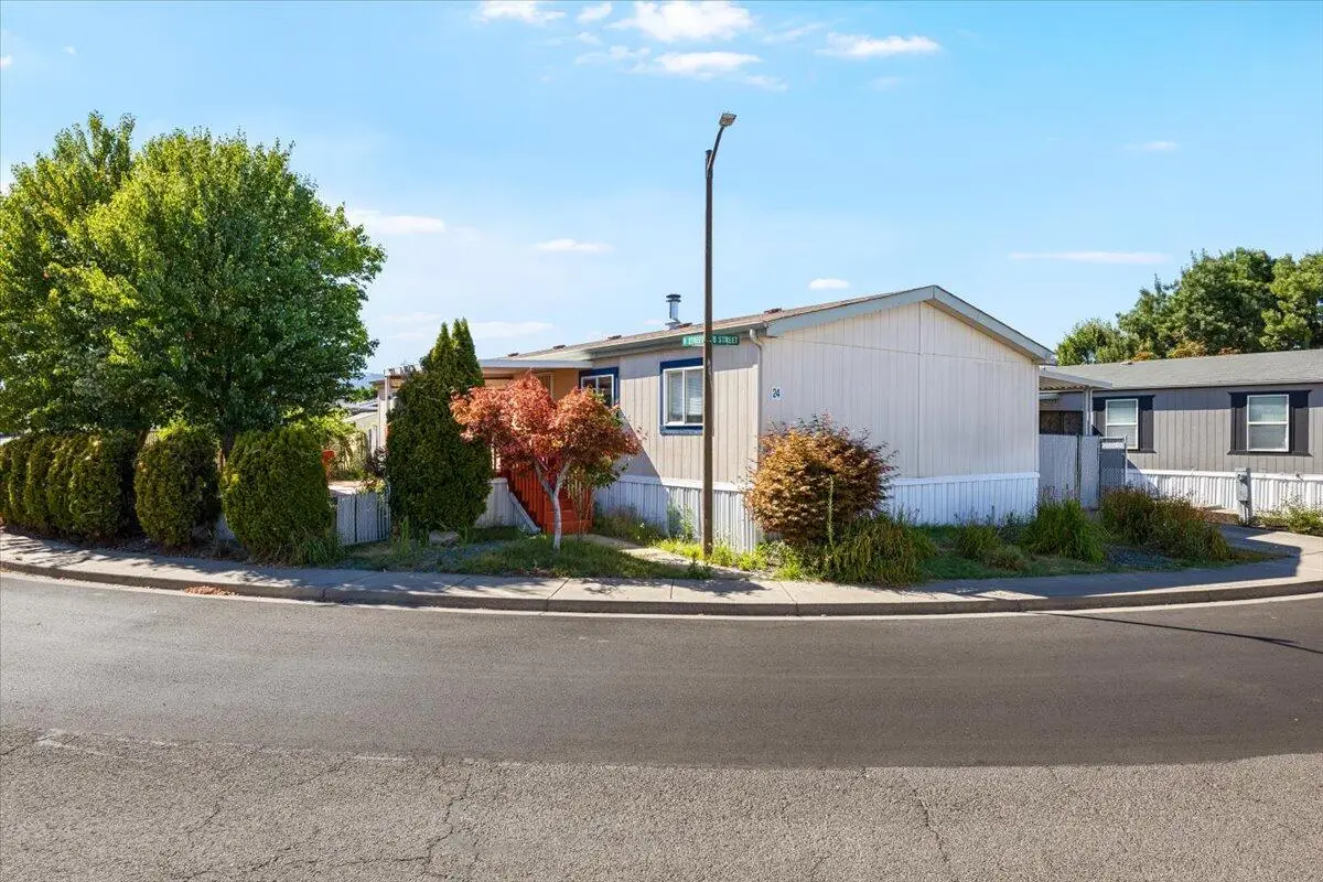 2552 Thorn Oak, Medford, OR 97501 - Image #1