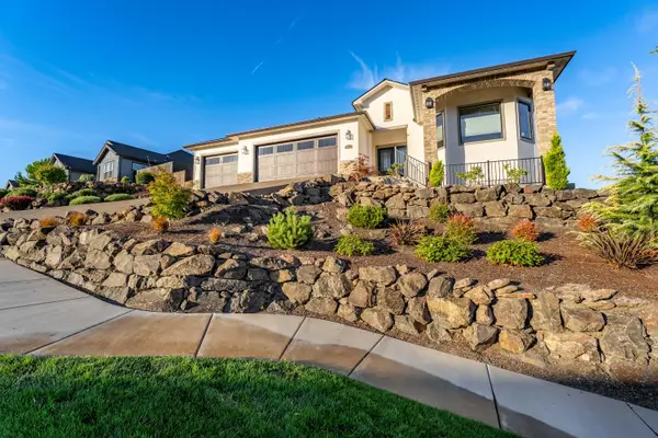 3656 Camina, Medford, OR 97504