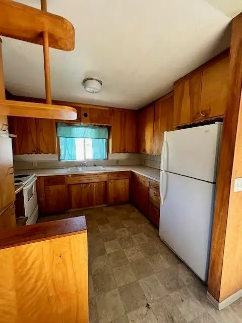 208 W Main Street, Rogue River, OR 97537 - Image #2