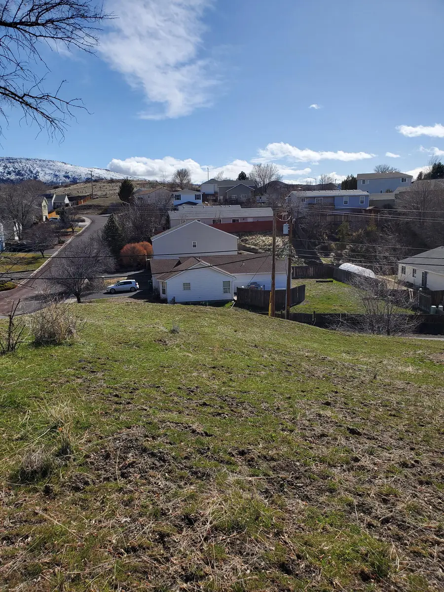 Old Fort Road #1,2,6, Klamath Falls, OR 97601 - Image #2