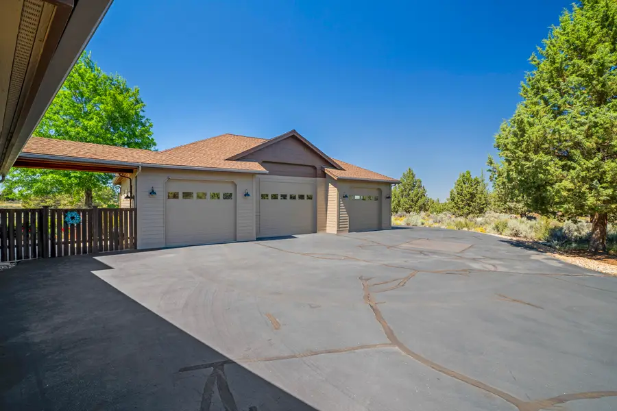 61275 Lane Knolls Court, Bend, OR 97702 - #3