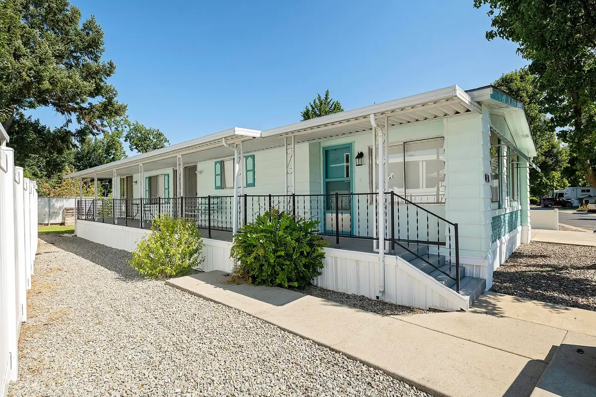 4425 W Main, Medford, OR 97501 - Image #1