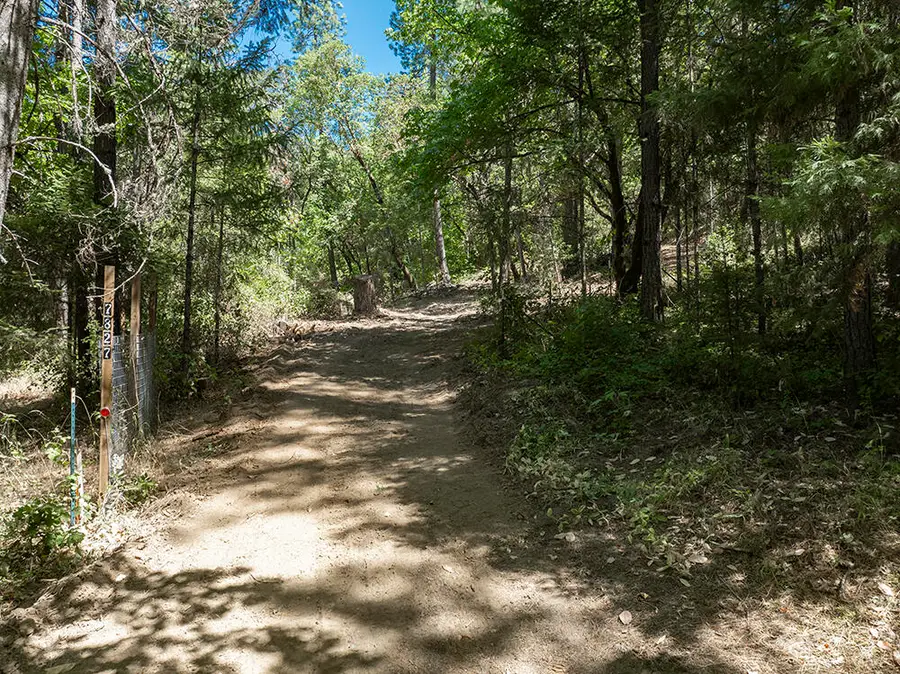 7827 Rogue River Highway, Grants Pass, OR 97527 - Image #2