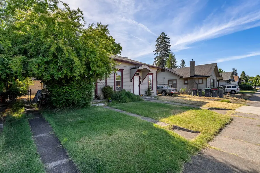 214 N Peach, Medford, OR 97501 - Image #2