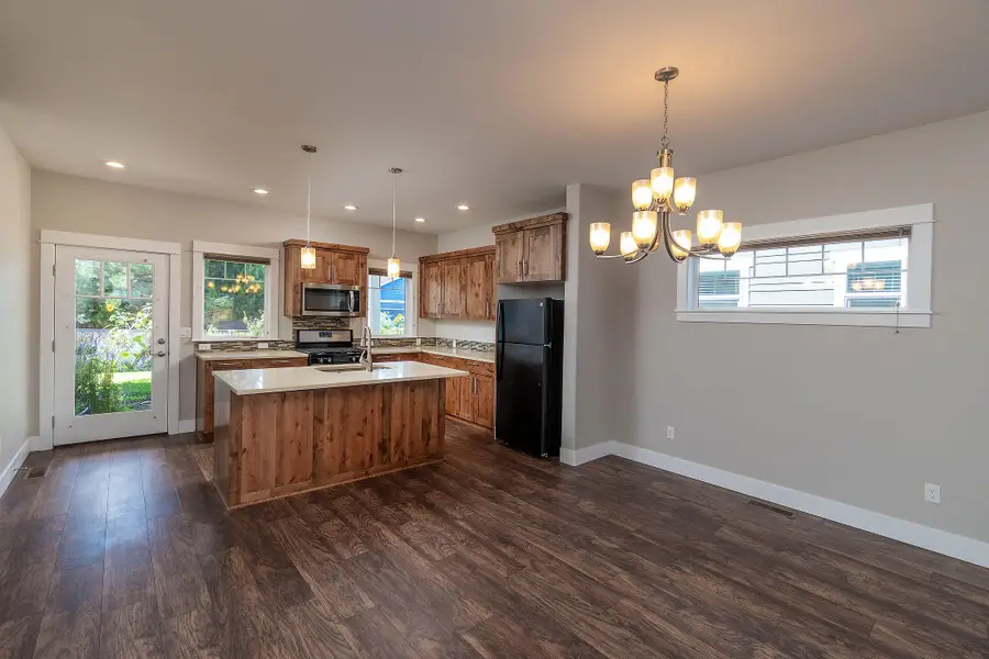 1550 NW Kingwood Avenue, Redmond, OR 97756 - Image #3