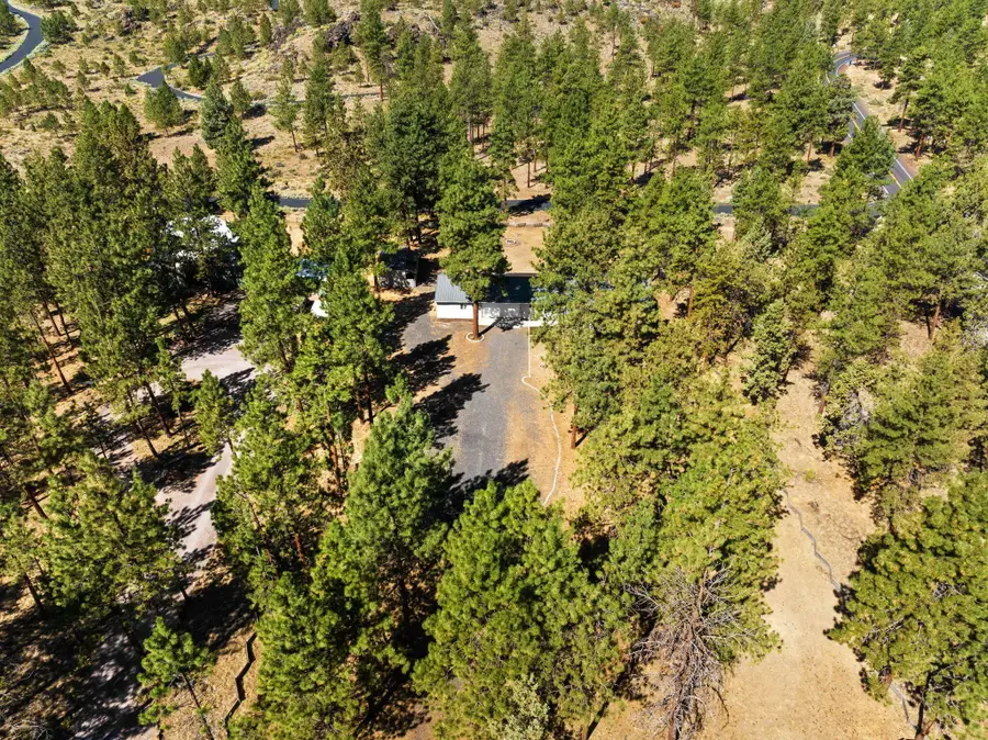 70127 Appaloosa, Sisters, OR 97759 - Image #2