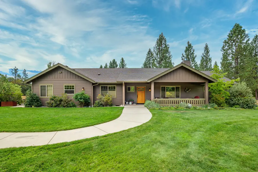 255 Mountain Paradise, Grants Pass, OR 97526 - Image #2