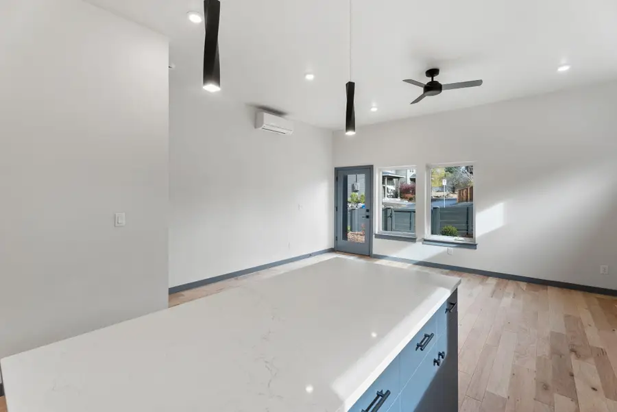 757 SW Pelton, Bend, OR 97702 - Image #3