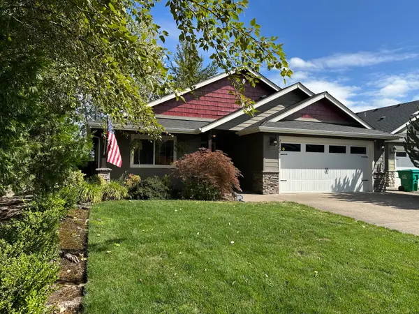 2882 Esther, Grants Pass, OR 97527