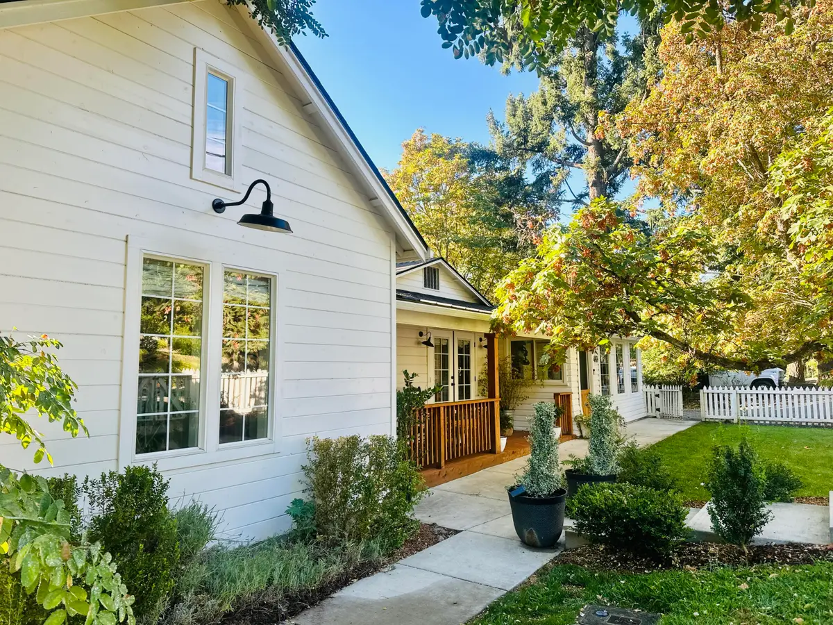 480 N Oregon, Jacksonville, OR 97530 - Image #1