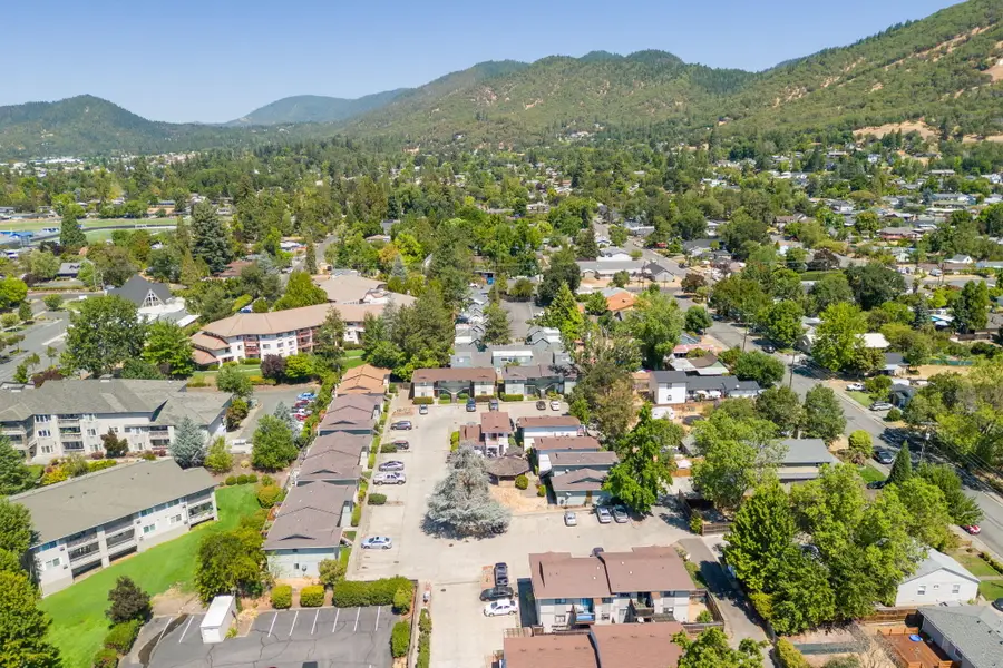 431 NE Silverwood, Grants Pass, OR 97526 - Image #2