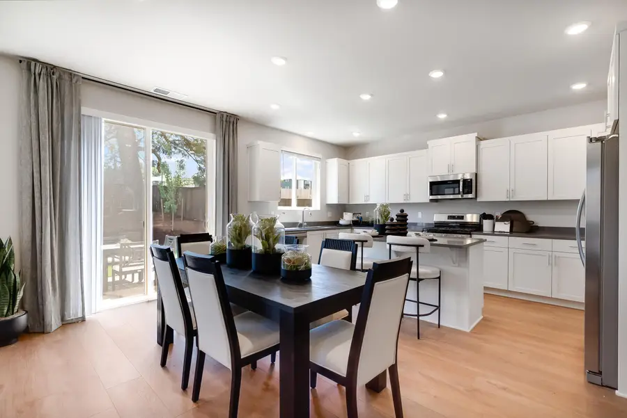 63233 Carly Ln, Bend, OR 97701 - Image #2