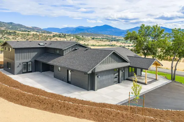 4691 Cherry, Medford, OR 97504