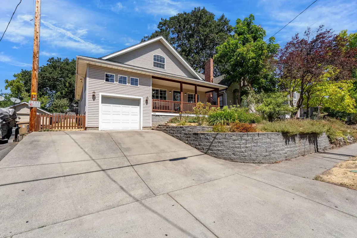 718 NE A, Grants Pass, OR 97526 - Image #1