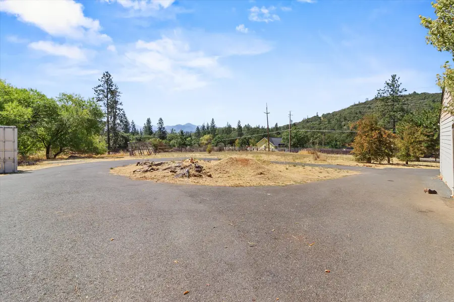 557 W Jones Creek, Grants Pass, OR 97526 - Image #3