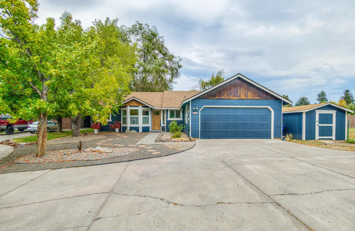 2746 SW Reindeer, Redmond, OR 97756 - Image #1