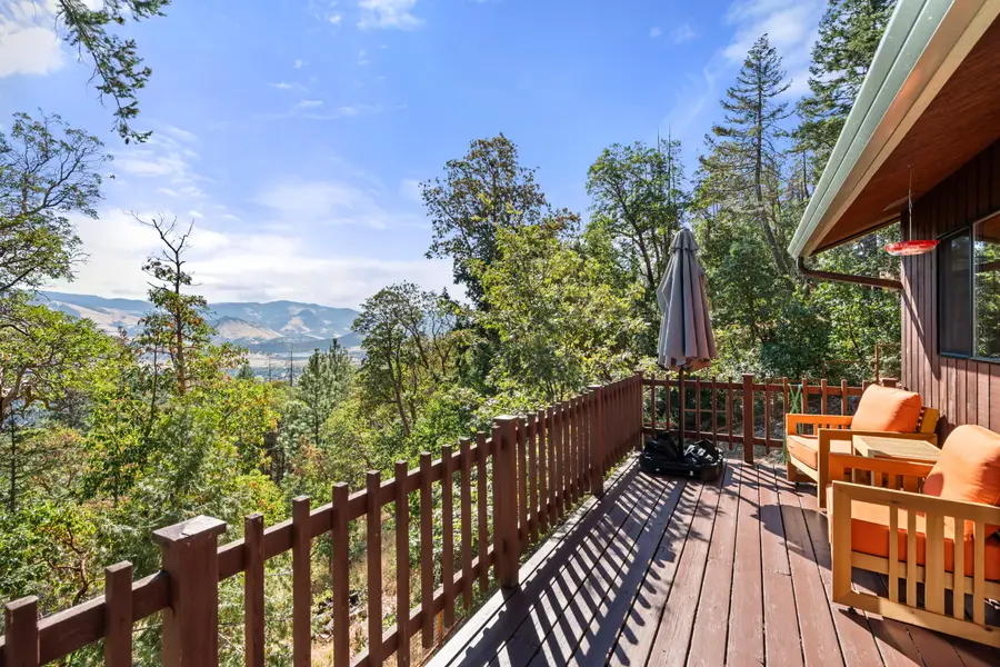 694 Timberlake, Ashland, OR 97520 - Image #2