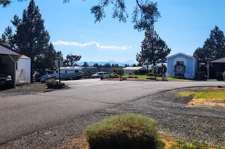 6100 S Hwy 97, Redmond, OR 97756 - Image #2