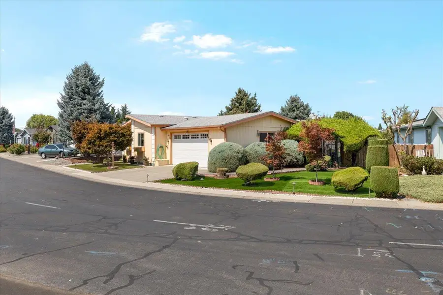 555 Freeman, Central Point, OR 97502 - Image #2