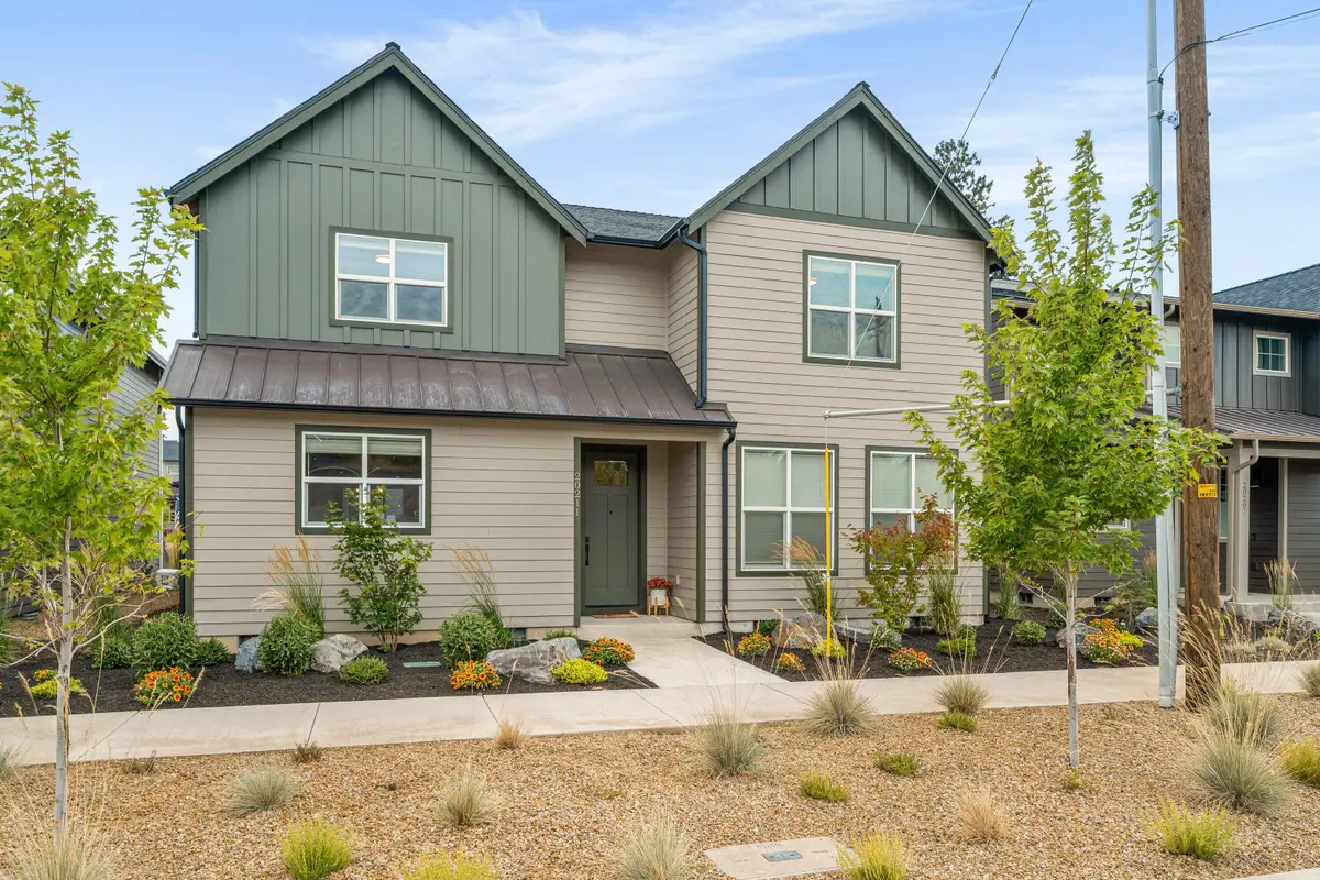 20211 Glen Vista Road, Bend, OR 97703 - Image #1