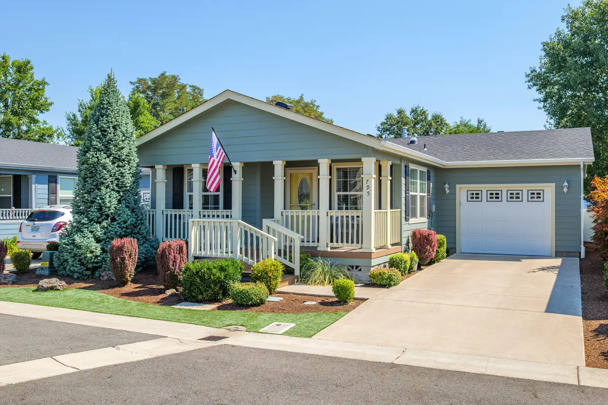 795 Bentley, Grants Pass, OR 97526 - Image #1