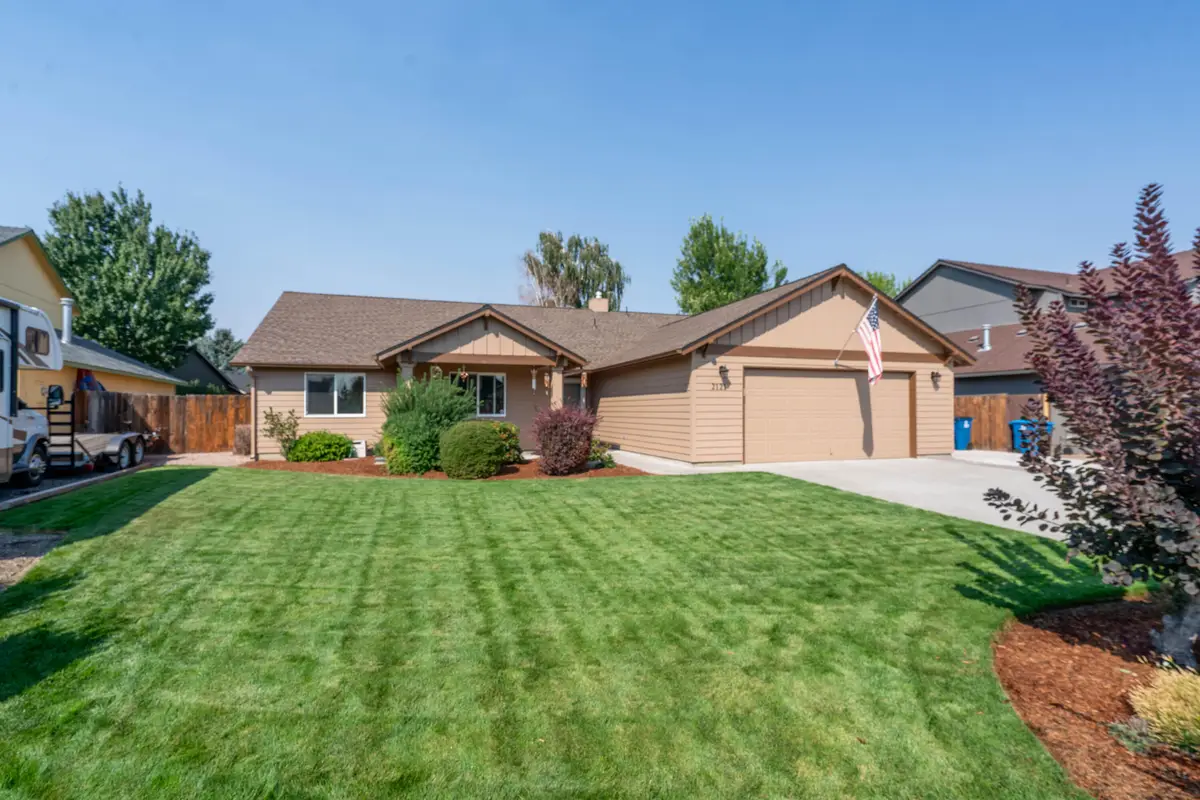 2121 NW 20th, Redmond, OR 97756 - Image #1