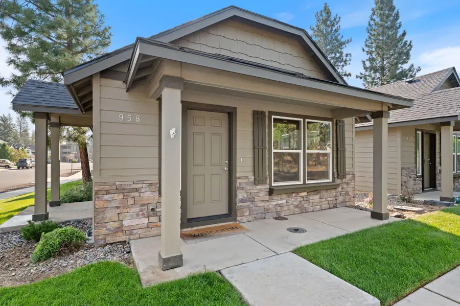 958 N Trinity, Sisters, OR 97759 - Image #2