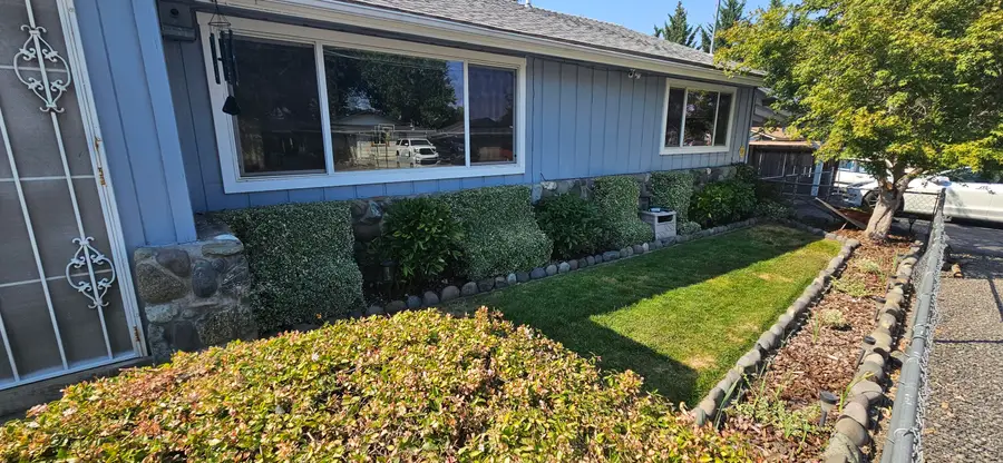 2590 Happy Valley, Medford, OR 97501 - Image #2