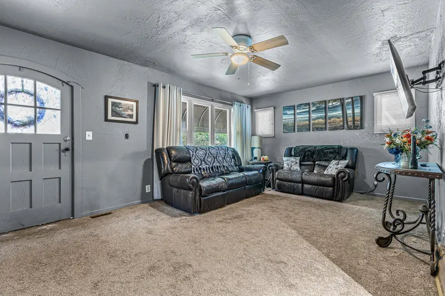 1124 W Main Street, Medford, OR 97501 - Image #2