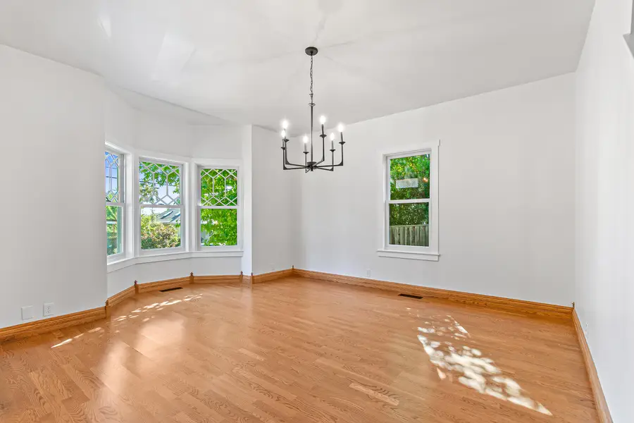 117 High, Ashland, OR 97520 - Image #2