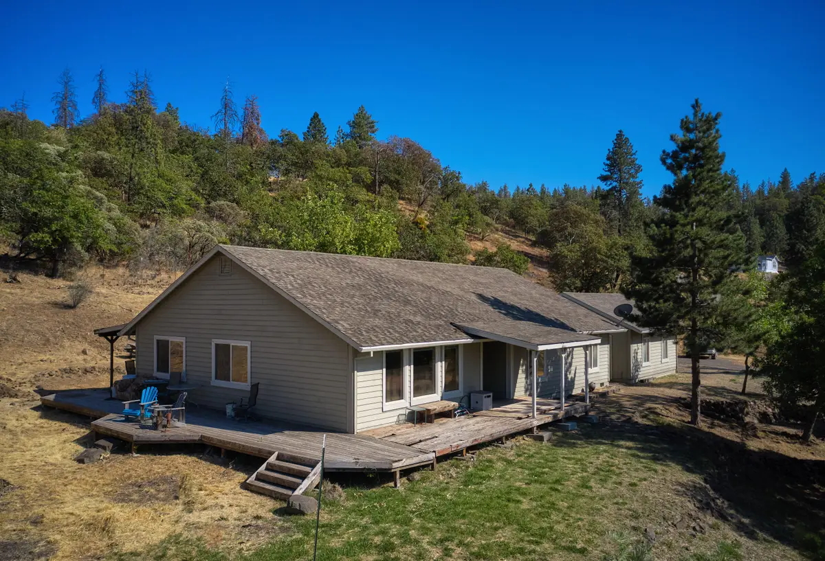 7505 Torrey Pines, Eagle Point, OR 97524 - Image #1