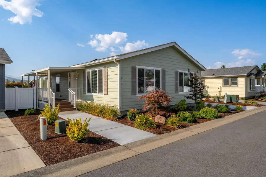 313 Winston, Grants Pass, OR 97526 - Image #2