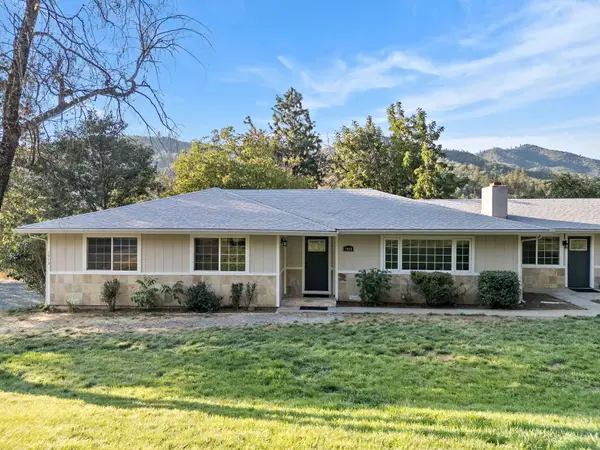 1913 Wards Creek, Rogue River, OR 97537