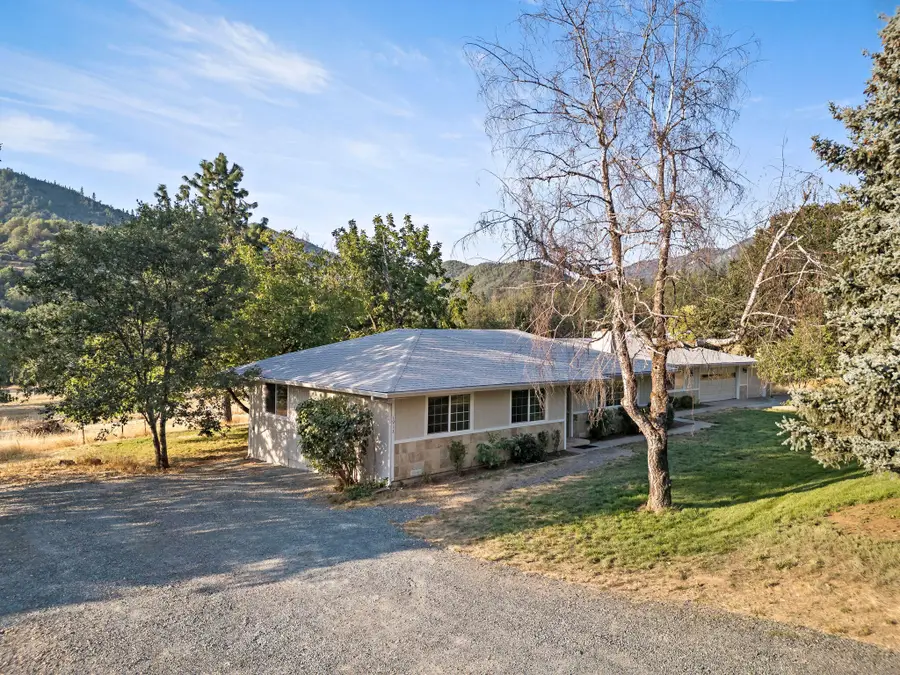 1913 Wards Creek, Rogue River, OR 97537 - Image #3