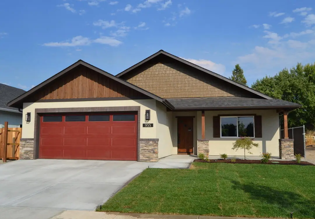 955 SW Buckmaster, Grants Pass, OR 97527 - Image #1