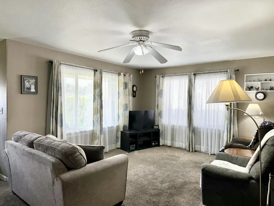 2449 Wantland Avenue, Klamath Falls, OR 97601 - Image #3